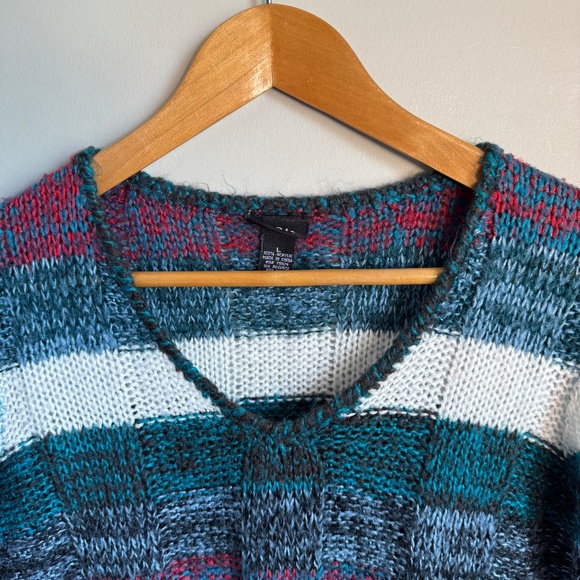 Rue 21 Women's Long Sleeve Multicolor Striped Pocket Sweater Size‎ Large Knit - Picture 7 of 12